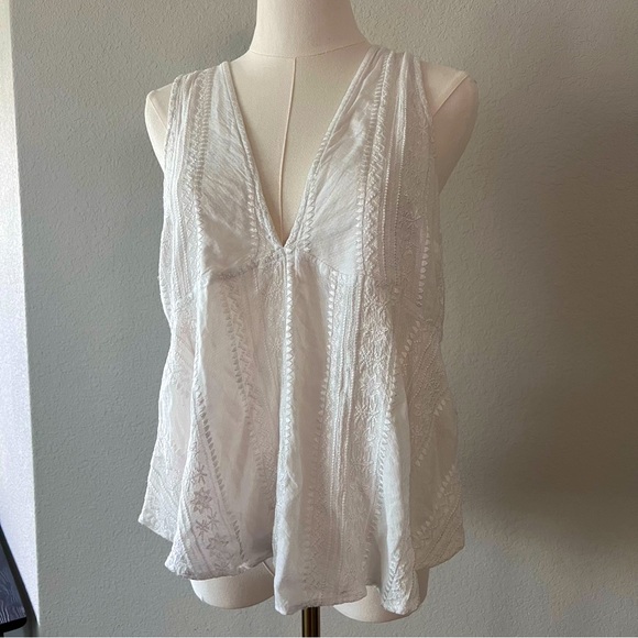 Free People Tops - Free People Sleeveless V neck beaded tassel blouse!